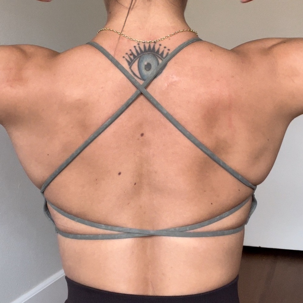 Aurola sports bra